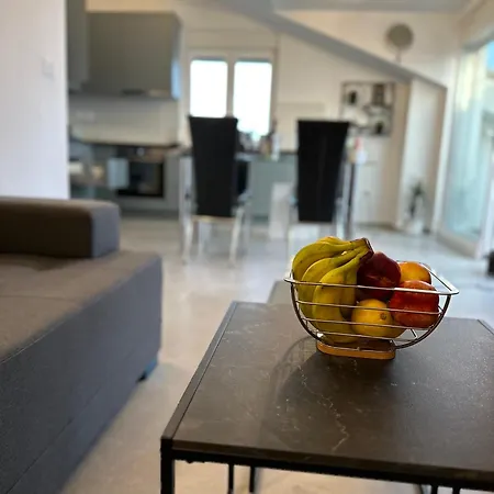Penthouse Zara شقة تْسْغيكفانِتْسا