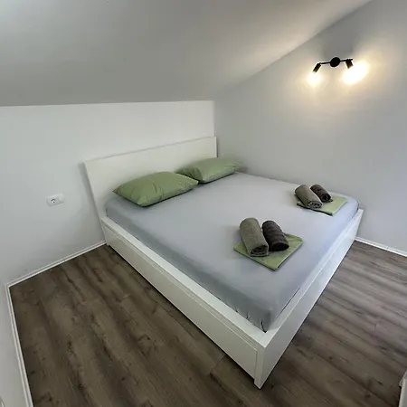 Penthouse Zara شقة