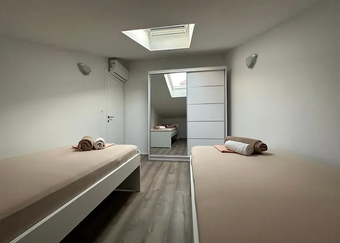 아파트 Penthouse Zara 크리크베니카